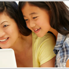 Report: Marketing to the Socially Networked Mom
