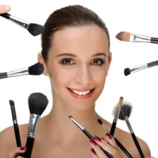 Avon, Oriflame Vie for Competitive Russian Market