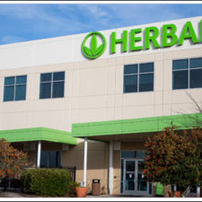 Herbalife Executive Receives 2016 Manufacturing Leadership Award