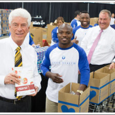 USANA Assembles 150,000 Meals for Charity during Annual Convention